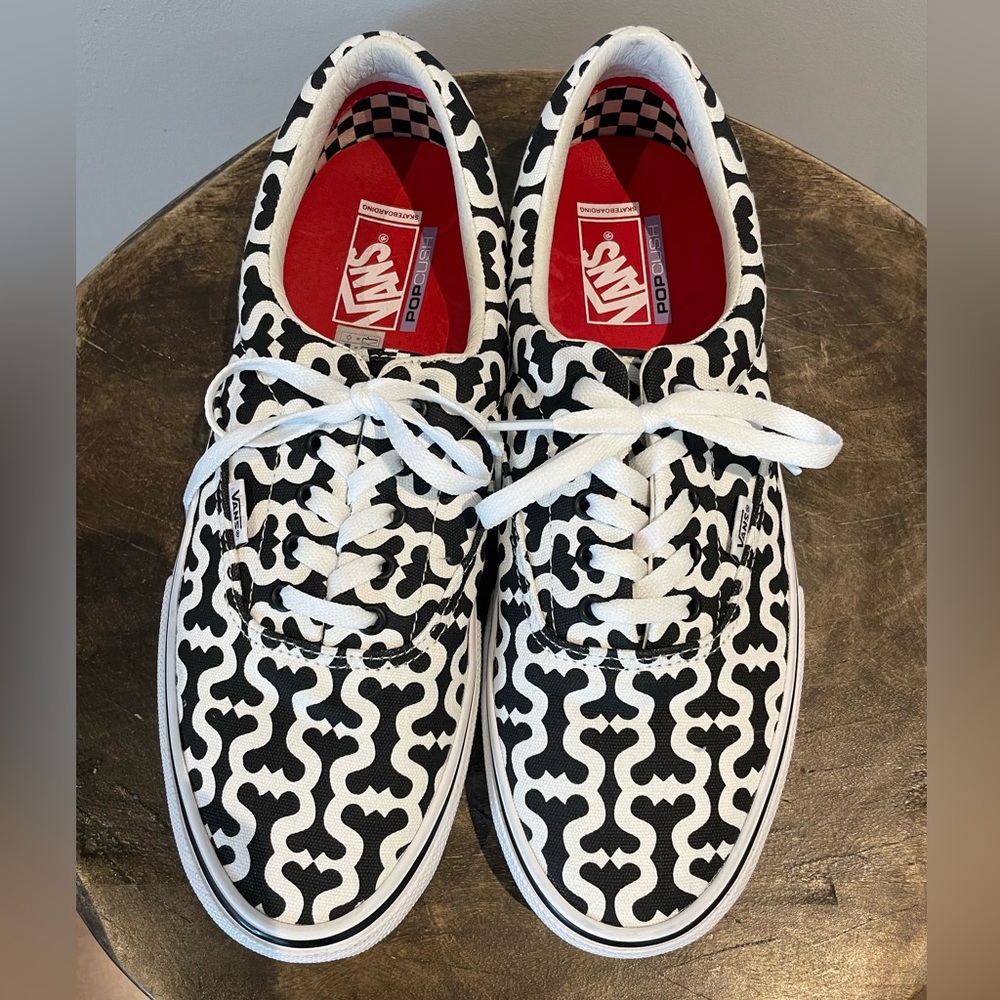 Vans
x Supreme Skate Era "Monogram S - Black" sneakers